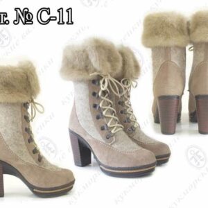 Felt boots Valenki with heels and with a zipper. Size 6 is available