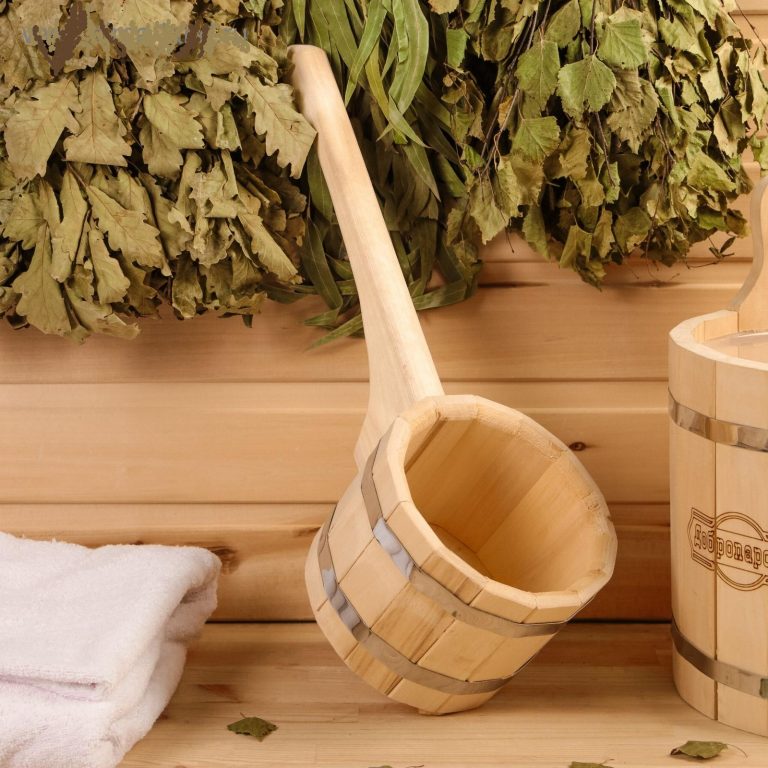 Linden Basswood bucket 1.5L, 48 cm, stainless steel hoop, with horizontal handle. "Kovshik for sauna".