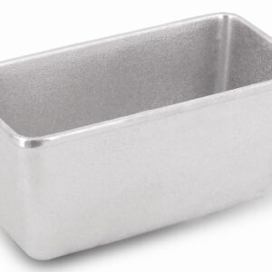 Bread form,tin 700g rectangular of brand ''Kukmara'' Dimensions (W x H x D): 10 x 11.5 x 22cm