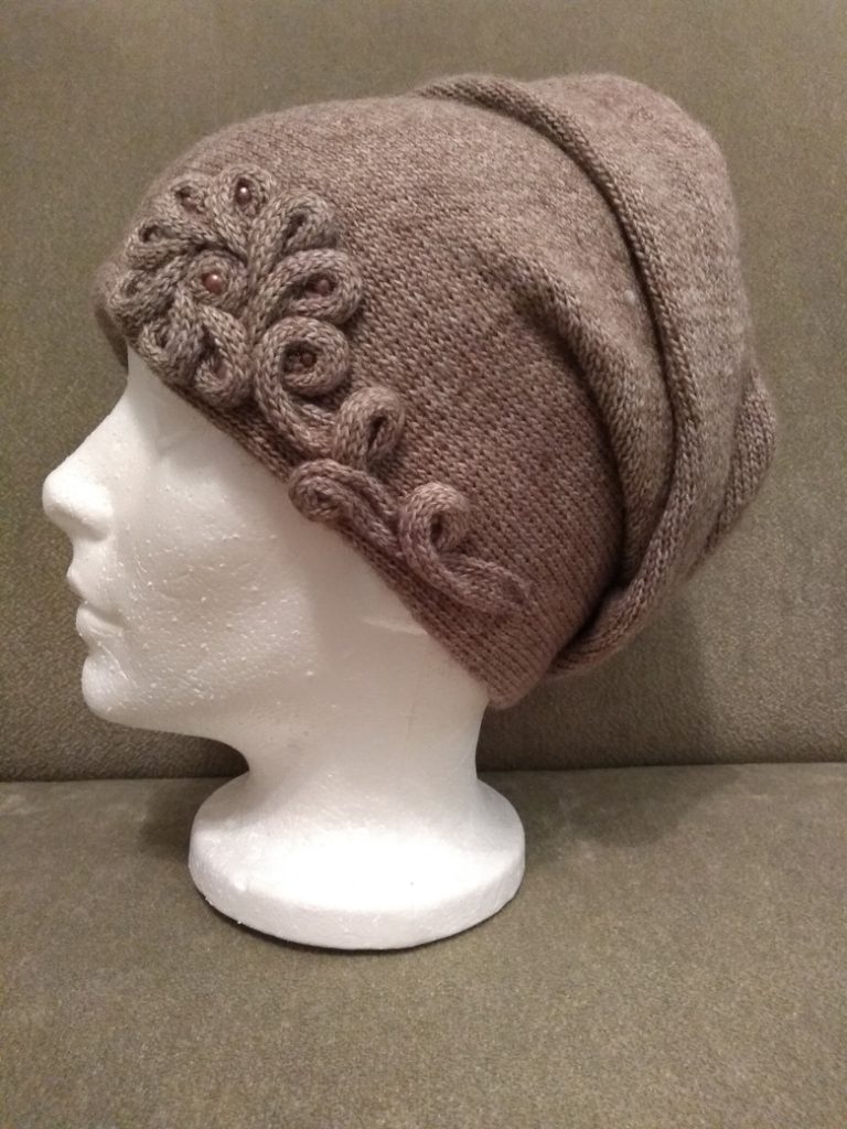 2022 fashion female hat, beret. 60% of wool. Double knit.^