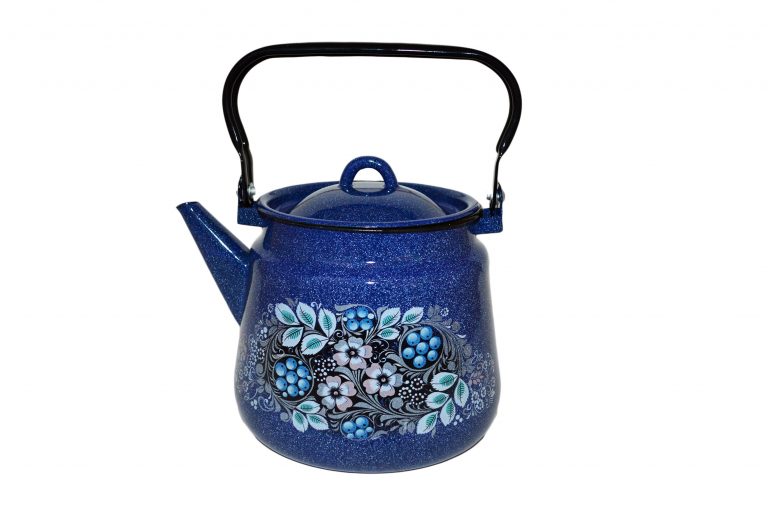 Steel enameled kettle "Blueberry". Suitable for electric, glass-ceramic, gas stoves. Induction and halogen cooktop. Russian Brand. Out of Stock. New arrival expected.