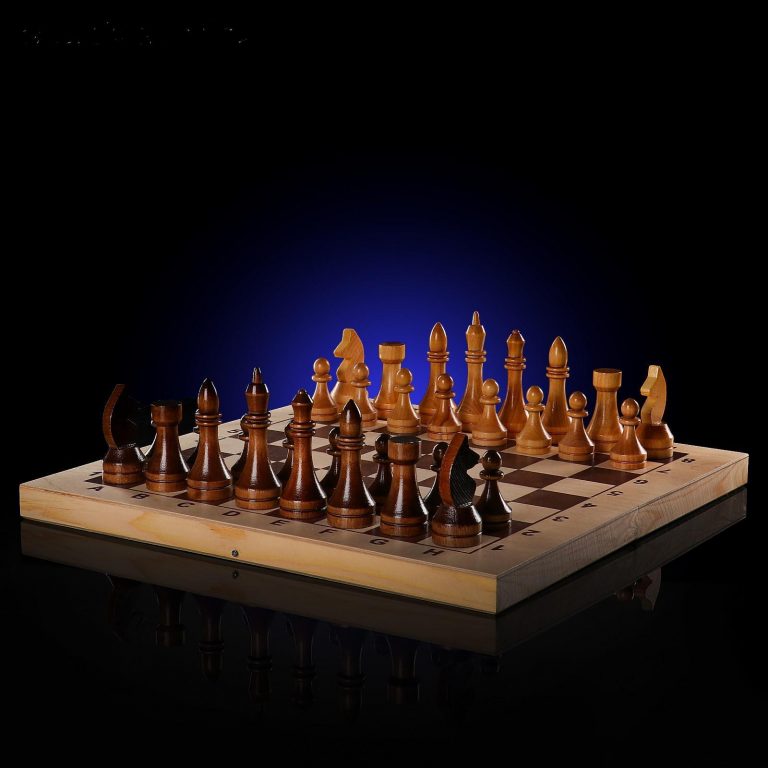 Chess Grandmaster of high quality, wood, Russian production buy in Canada 43x43 cm. Board wood Grandmaster chess,figures wood, king h = 10.6 cm)