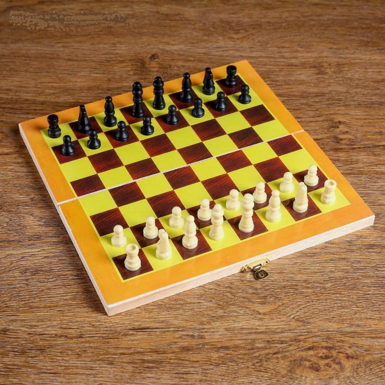 Chess. Backgammon. Checkers. Lotto. Bingo. Always a large selection in the Kalyna store Toronto 24x24 cm.board wood Chess "Tulpa", figures of wood.