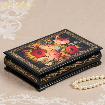 Lacquer miniature. Box of "Wildflowers", 8.5 × 17cm.size: 13*11*3.8cm.