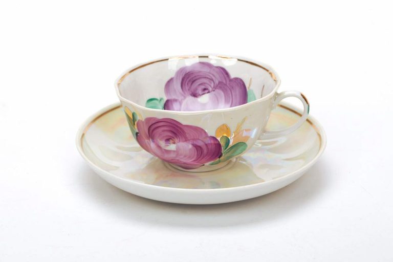 Cup and saucer "Weding ", 220gr.Hand painting with 24 karat gold from Famous Dulevo plant.