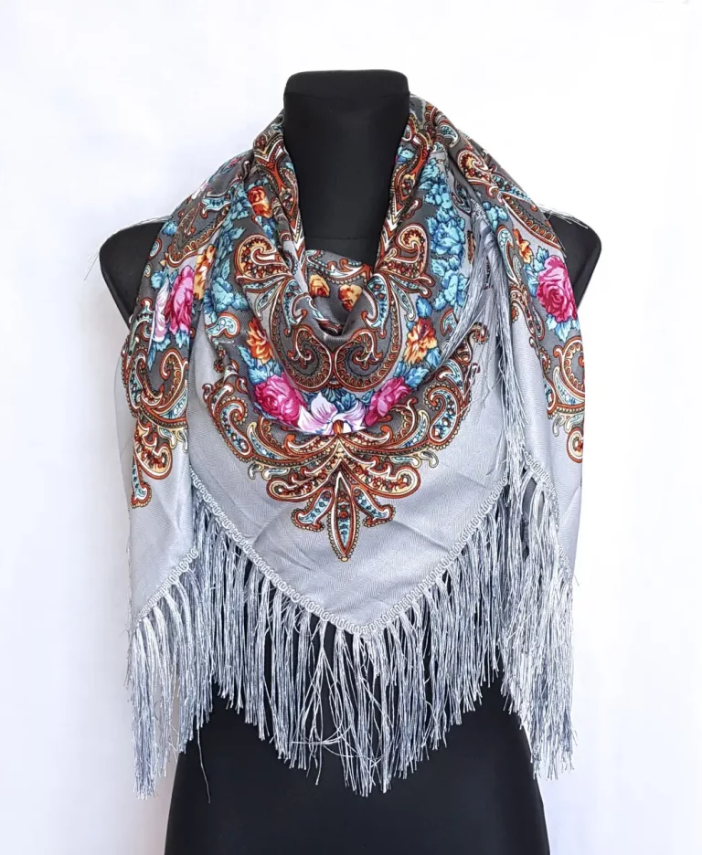 Size: 120 by 120cm. Shawl with silk fringe. 80% of wool, 20% of viscose