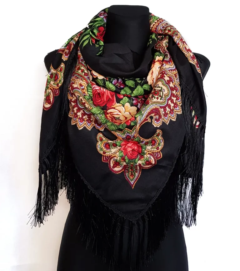 Size: 120 by 120cm. Shawl with silk fringe. 80% of wool, 20% of viscose
