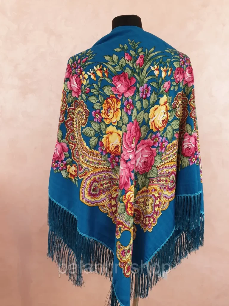 Size: 120 by 120cm. Shawl with silk fringe. 80% of wool, 20% of viscose