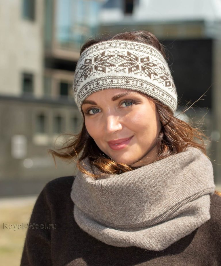 Wide cashmere bandage from camel hair, knitted. made in Mongolia with a Norwegian pattern