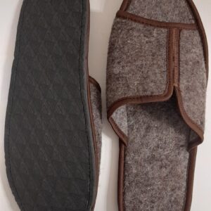 size:12(42rus).Foot length: 28.5cm. Slippers made of felt with rubber soles