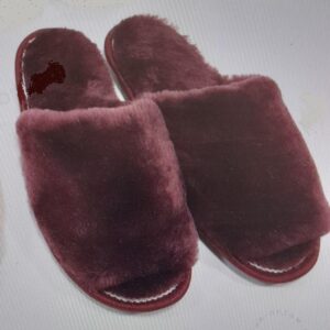 size:10(40rus).Foot length: 26cm. Slippers made of 100% natural Mouton with open toe. Outsole Rubber.