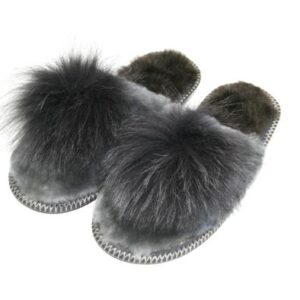 size:8(38).Foot length: 24cm. Women's slippers Mouton with Pampon on rubber soles. The tone of the slippers may vary slightly.
