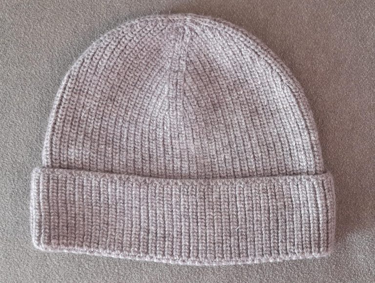 Caps, Hat knitted from Mongolia. 100% Pure cashmere.