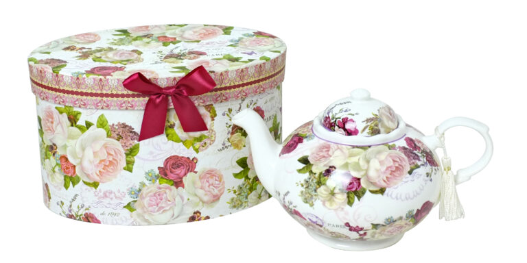 1000 ml New Bone China Teapot in a Gift Box – Country Rose