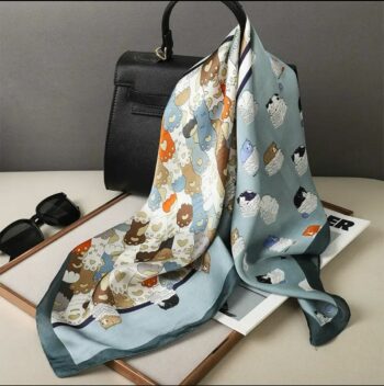 Beautiful scarf.  Size: 70*70cm