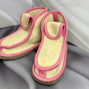 Slippers made of 100% natural Sheep wool