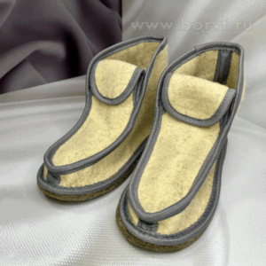 Slippers made of 100% natural Sheep wool
