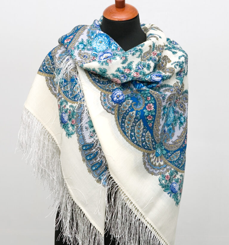Pavlovo-Posad Shawl ''Spring stream'' 100% of wool with silk fringe, size 125*125cm.