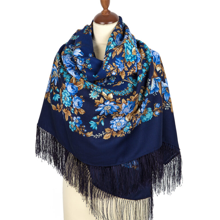 Pavlovo-Posad Shawl "Dushechka"100% Wool. Size 146*146. Author: Zinovieva Klara