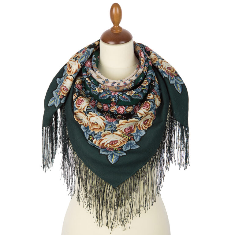 Pavlovo-Posad Shawl ''The night is bright'' 100% of wool with silk fringe, size 89*89cm.