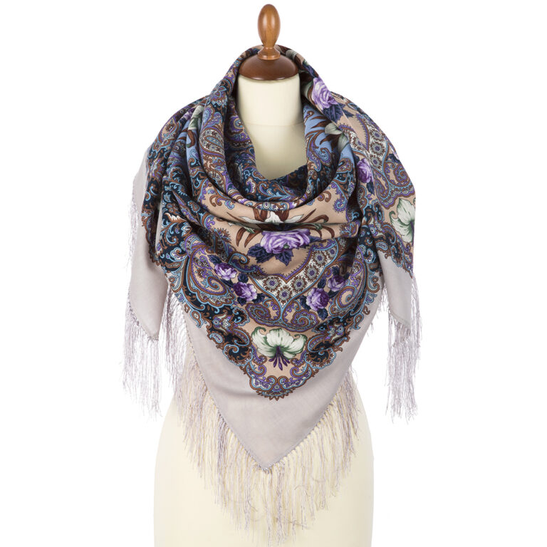 Pavlovo-Posad Shawl ''Tales of a Summer Night '' 100% of wool with silk fringe, size 125*125cm.