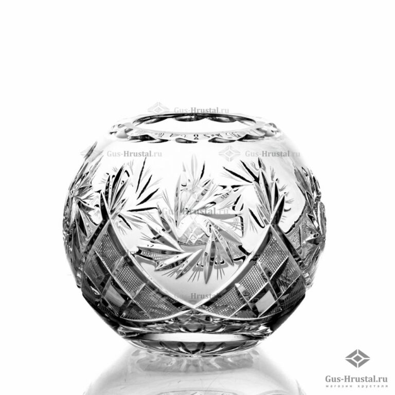 23799 Crystal flower vase. Pinwheel design. Neman H 10cm
